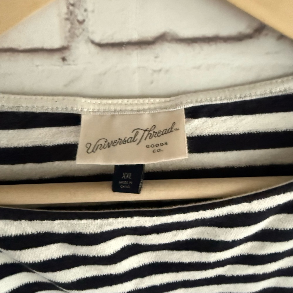 Universal Thread Navy and White Striped‎ Long Sleeve Top - Picture 4 of 4